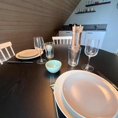 Homestay In Gepflegter - In Der Naehe Des Bahnhofs - 3 *