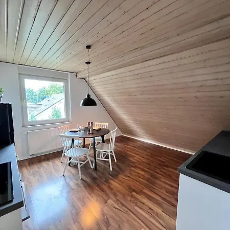 Homestay In Gepflegter - In Der Naehe Des Bahnhofs - 3 *