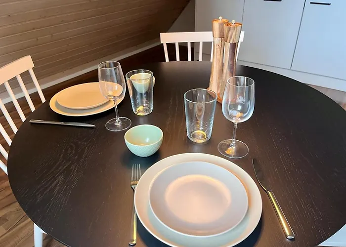 In Gepflegter - In Der Naehe Des Bahnhofs - 3 *